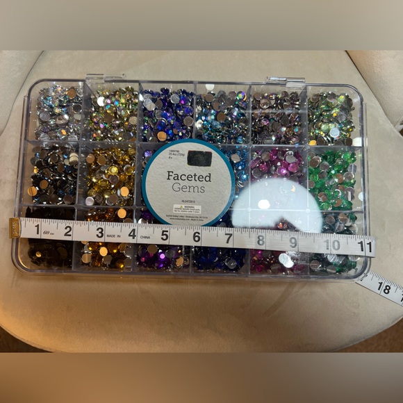 Round Flatback Rhinestone Box Multi-Color - Picture 3 of 6